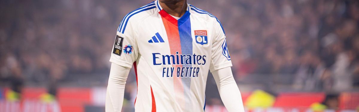 在线娱乐-记者：马利克-福法纳决定留在里昂，等下一个窗口期合适的机会