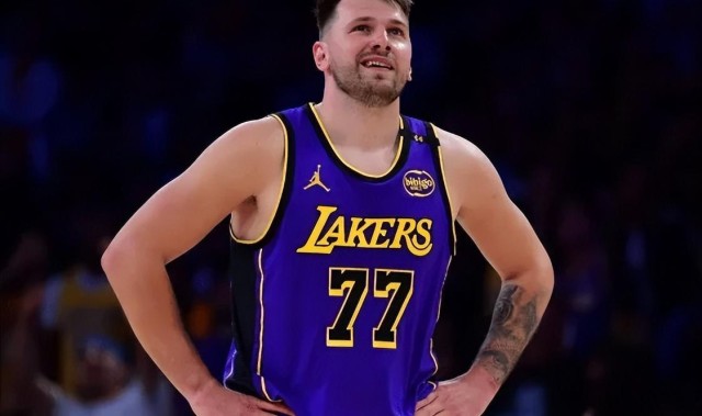 九游-湖人惨败国王！东契奇空砍42分，詹姆斯艾顿效果不佳，众配角打铁