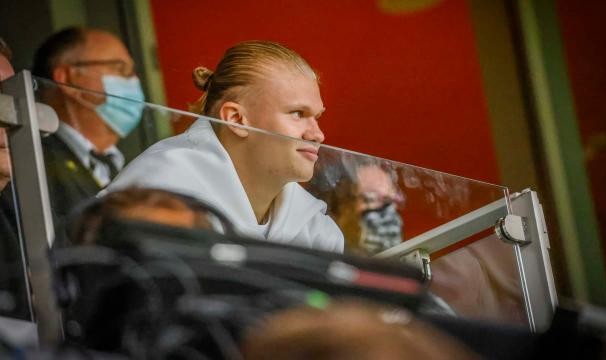 九游-没哈兰德，进球和赢球真难！球迷推着多特主场连胜