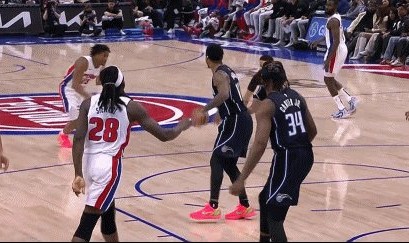 脚踝变形重伤 艾维腾飞之年却遭意外重创