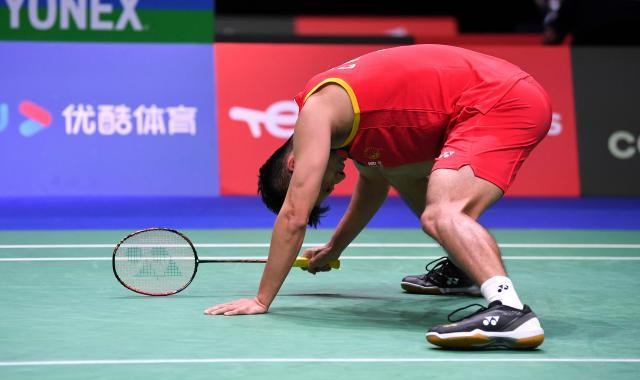 在线娱乐-世锦赛“雅思”“凤凰”首秀过关 陆光祖再度止步次轮